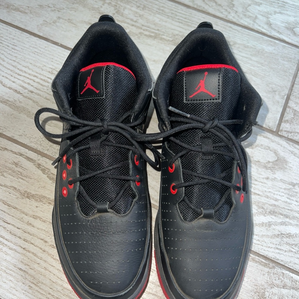 Jordan Men's Aura 5 Black and Red Shoes